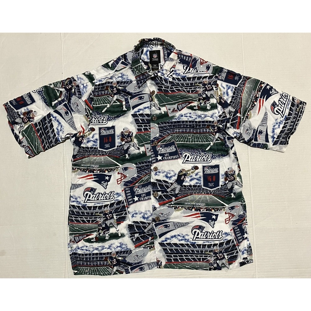 NEW ENGLAND PATRIOTS HAWAIIAN SHIRT CLASSIC 'PATRIOTS LEGACY' Size Medium AOP
